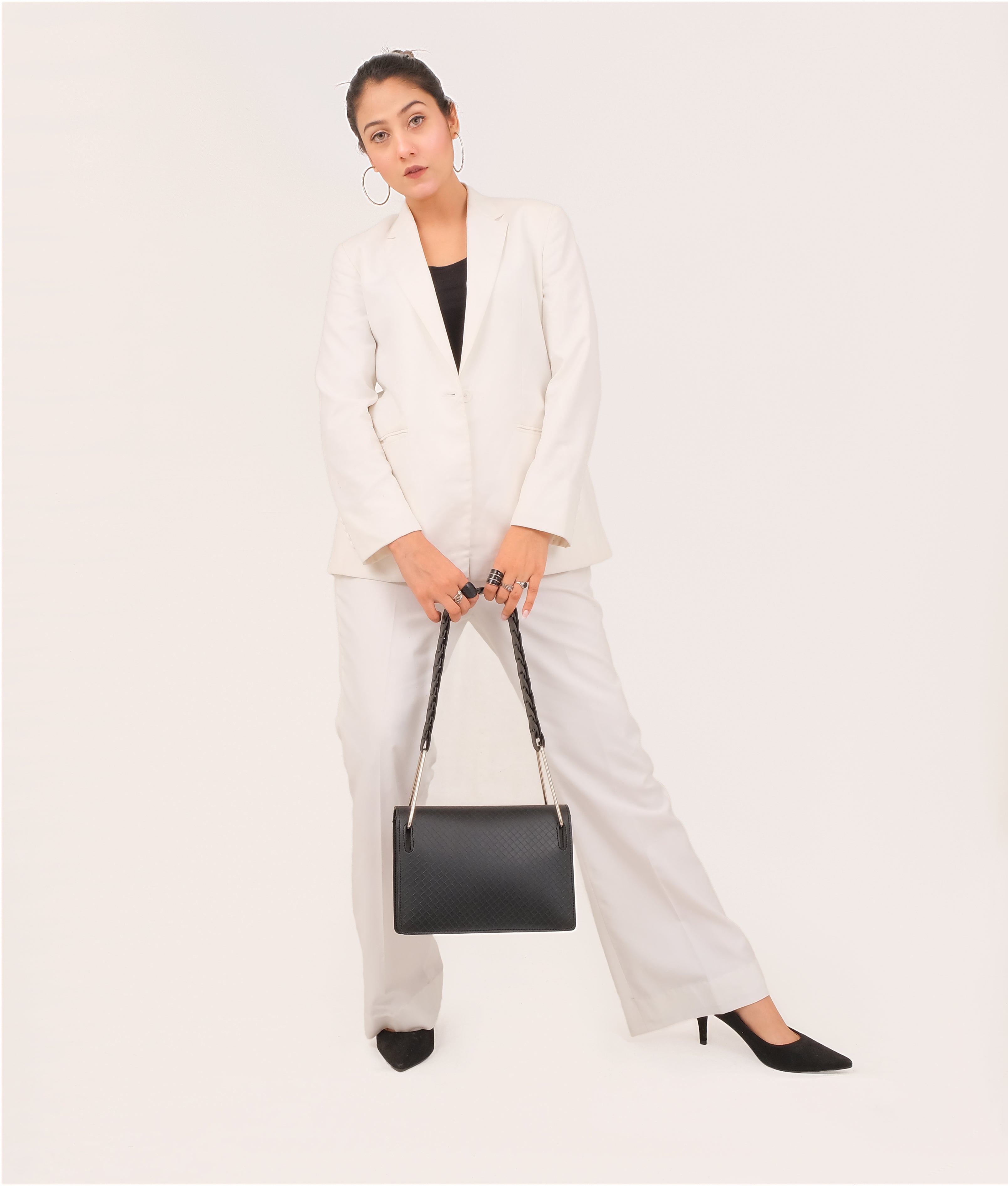 LumaVex - Black loop strap shoulder bag
