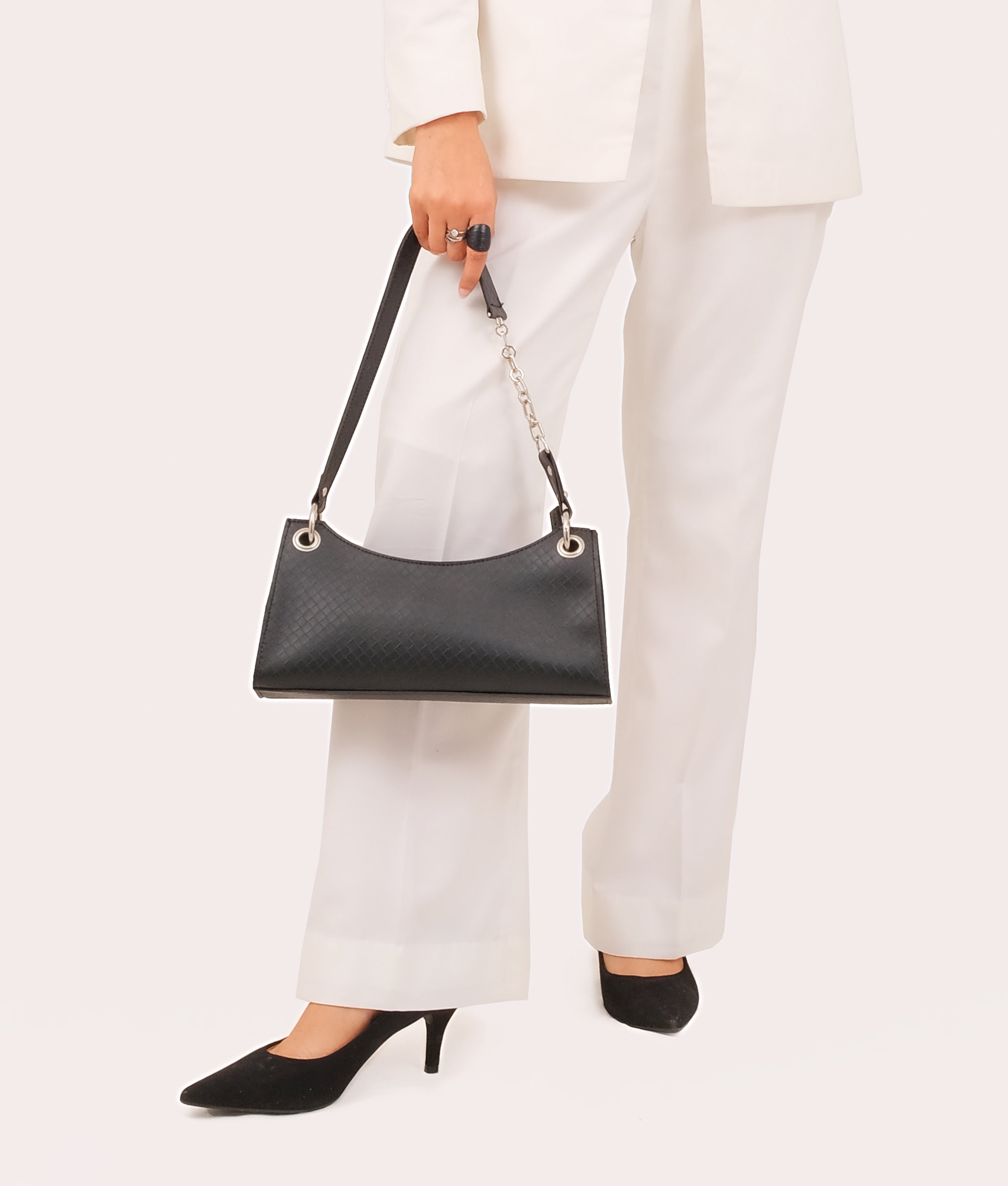 LumaVex - Black weaved elongated chain handle purse