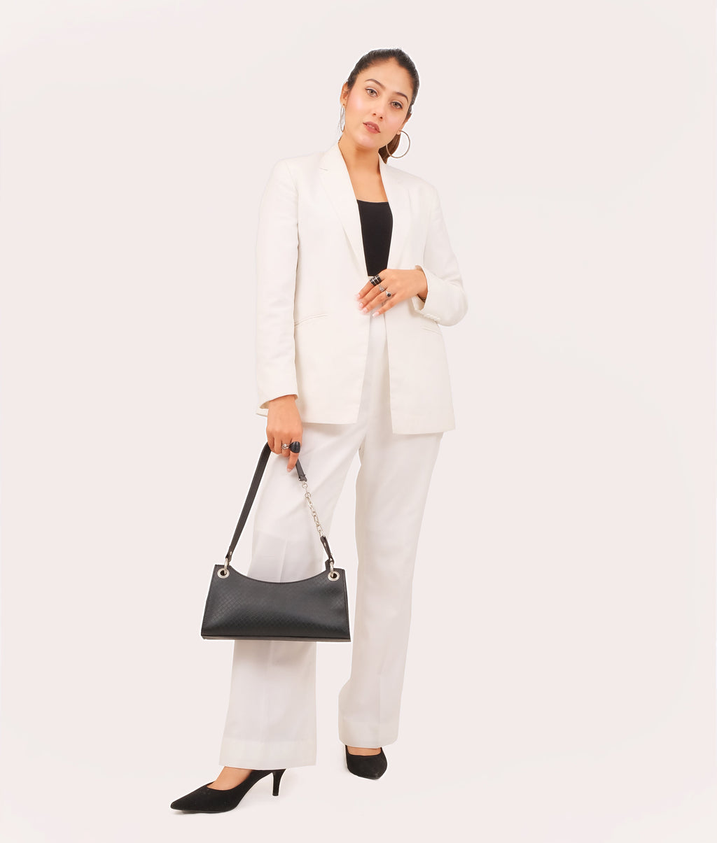 LumaVex - Black weaved elongated chain handle purse
