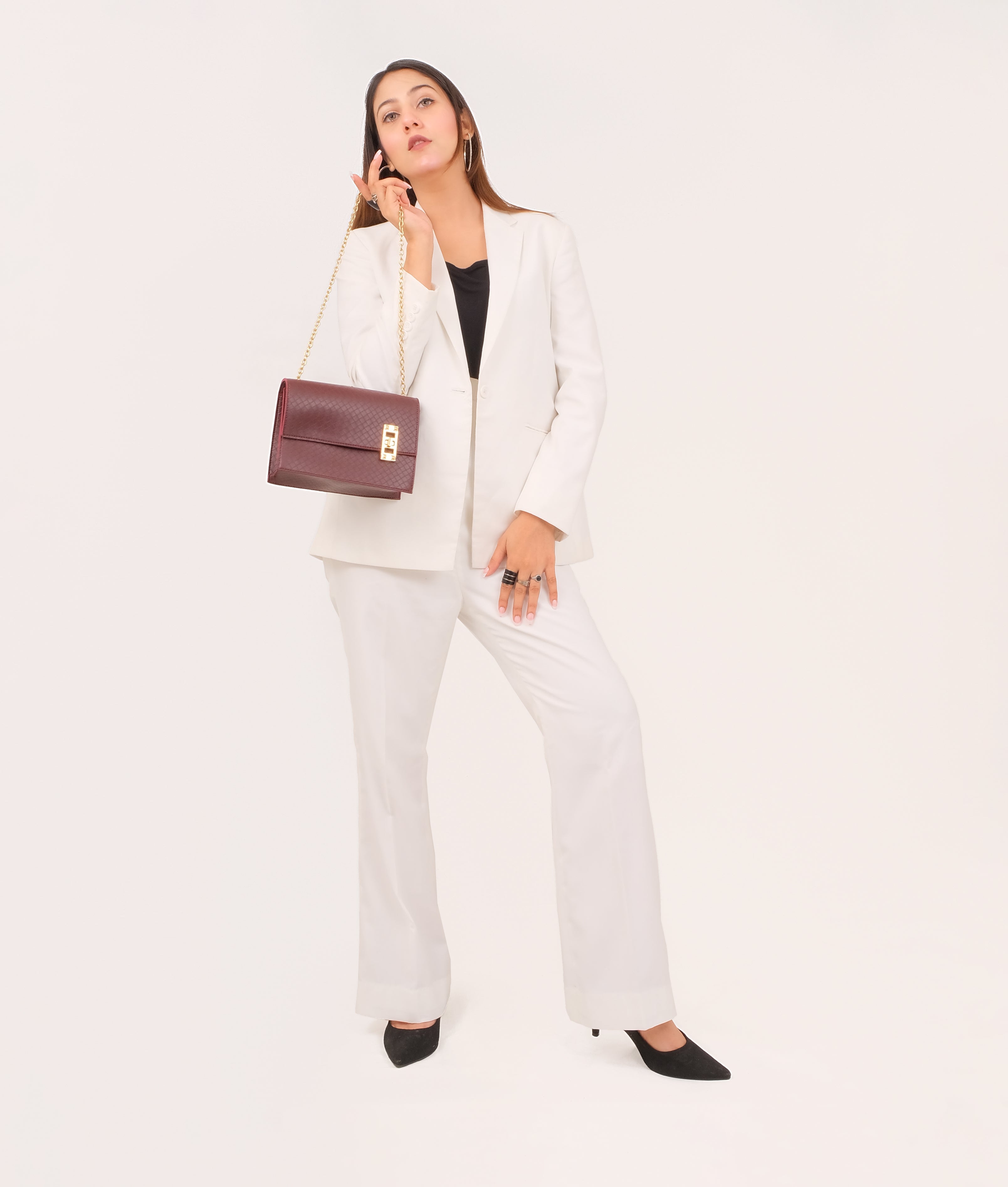 LumaVex - Burgundy weaved chain shoulder bag with twist lock