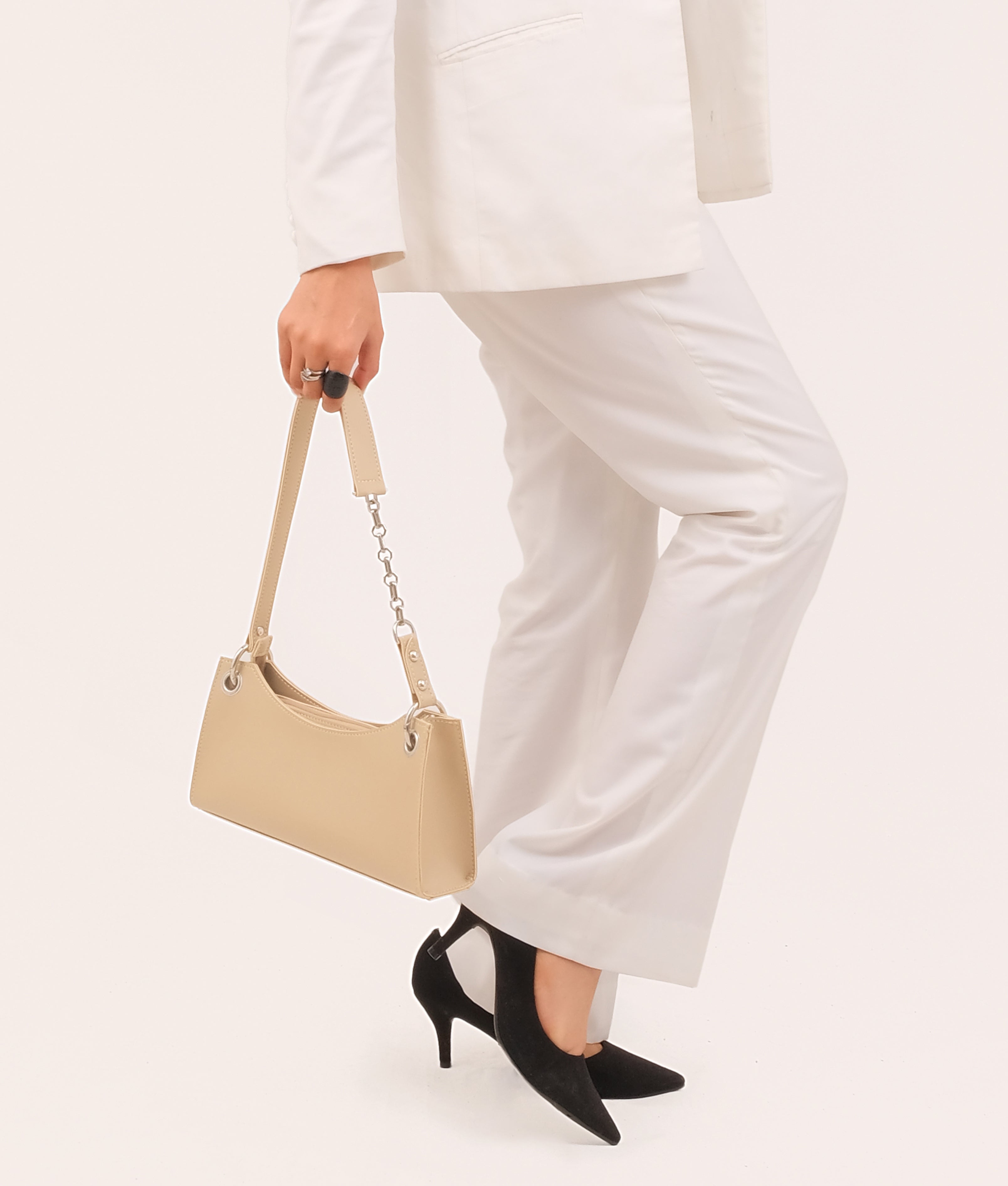 LumaVex - Off-white elongated chain handle purse