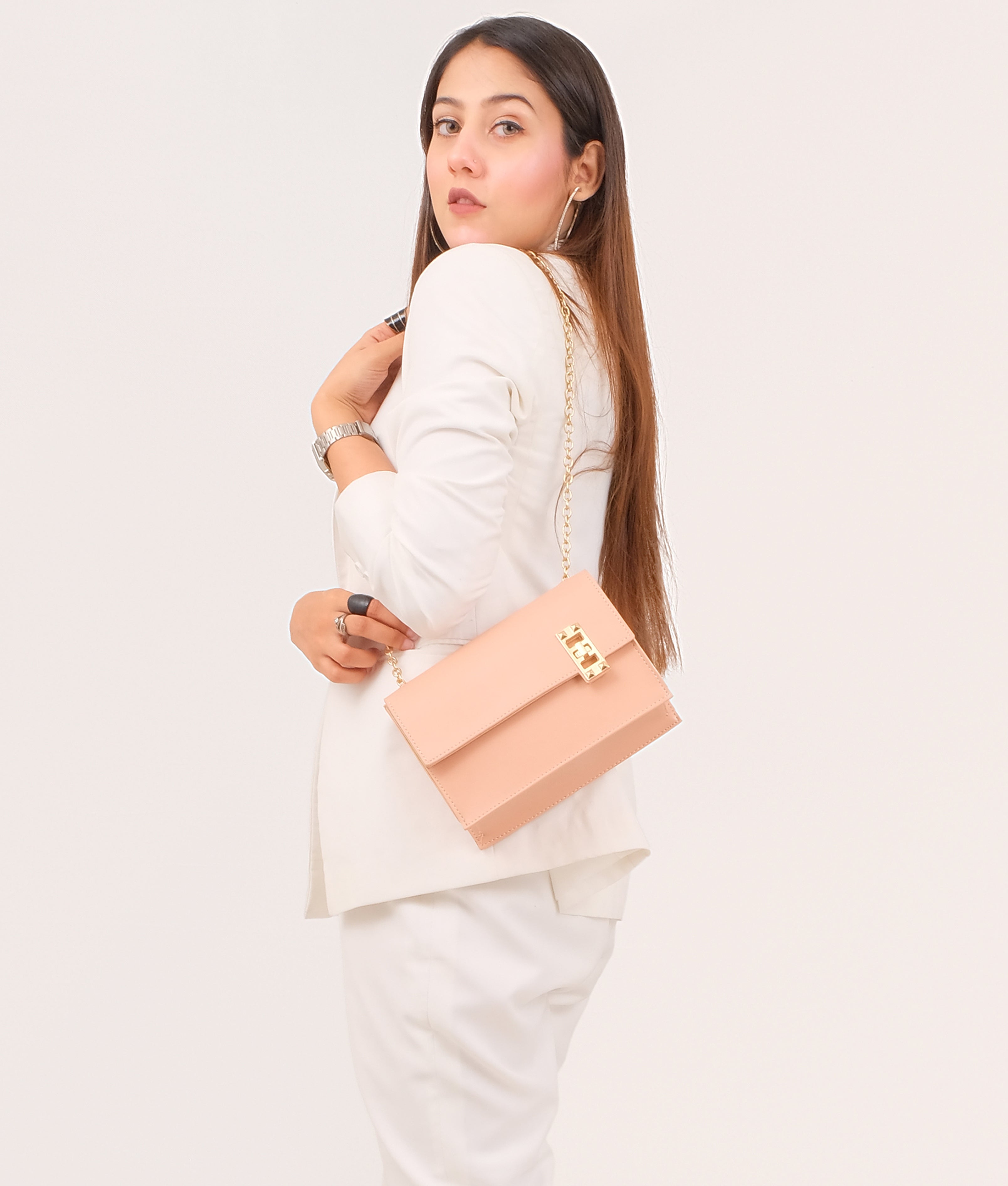 LumaVex - Peach chain shoulder bag with twist lock